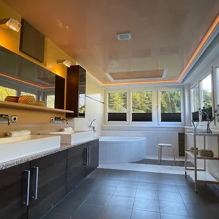 International House Superior Suit Penthouse Ζόλντεν
